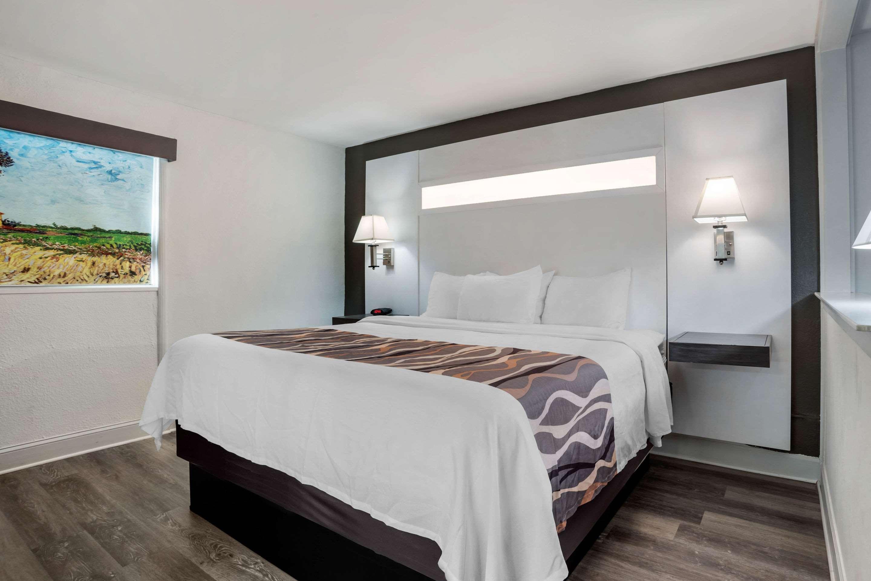 Baymont By Wyndham Montgomery Al Exterior foto
