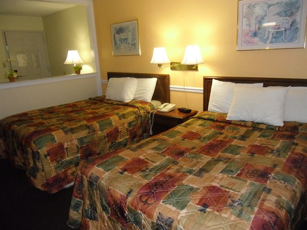 Baymont By Wyndham Montgomery Al Exterior foto